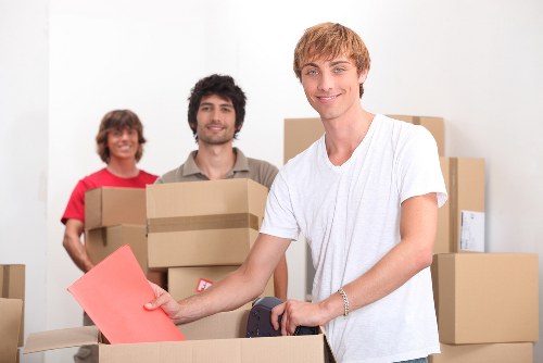Risk assessment and safe handling during a move
